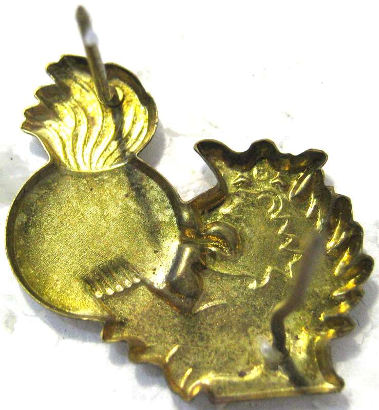 WW2 FINLAND ARTILLERY REGIMENT (SATAKUNTA) SHOULDER STRAP BADGE WITH PINS IN GOOD CONDITION