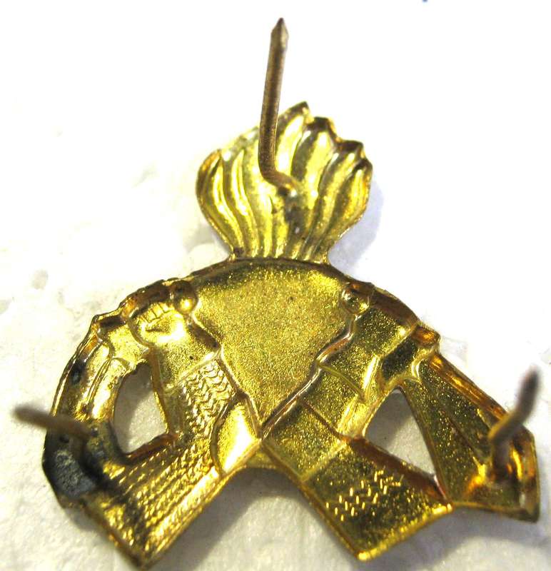 WW2 FINLAND  KARELIEN ARTILLERY REGIMENT IN VEKARANJARVI SHOULDER STRAP BADGE  + PINS GOOD CONDITION