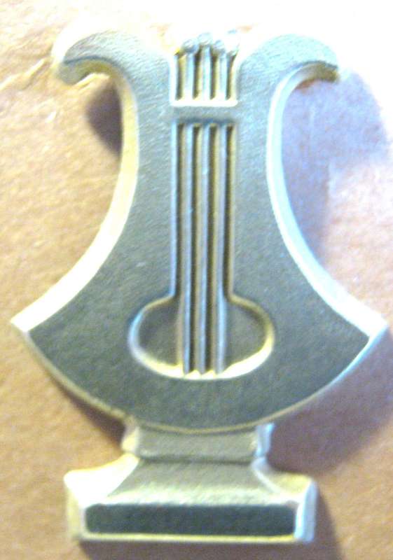 WW2 FINLAND  MILITARY BAND SHOULDER STRAP BADGE  WITH PINS GOOD CONDITION