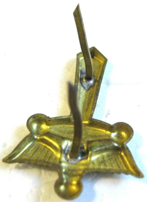 WW2 FINLAND  TECHNICAL OFFICER AIR FORCE SHOULDER STRAP BADGE  WITH PINS GOOD CONDITION