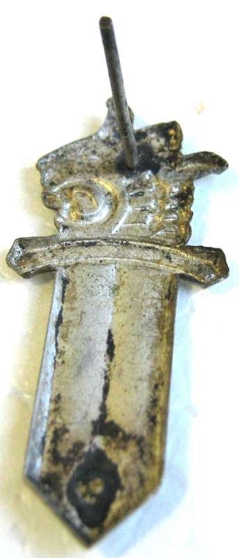 WW2 FINLAND MILITARY POLICE BRASSARD/GORGET BADGE  WITH PINS GOOD CONDITION