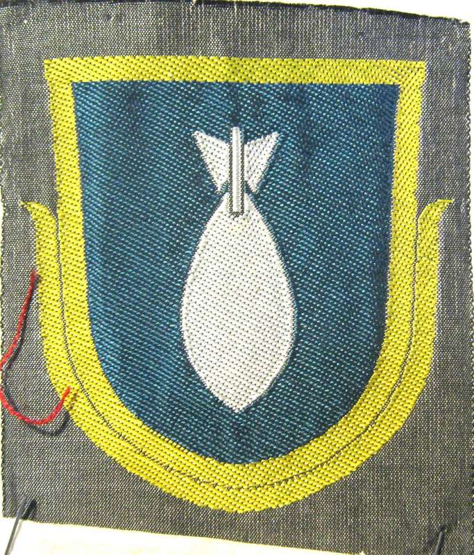 WW2 FINLAND ORIGINAL MILITARY MORTARIST CLOTH BADGE IN UNUSED CONDITION