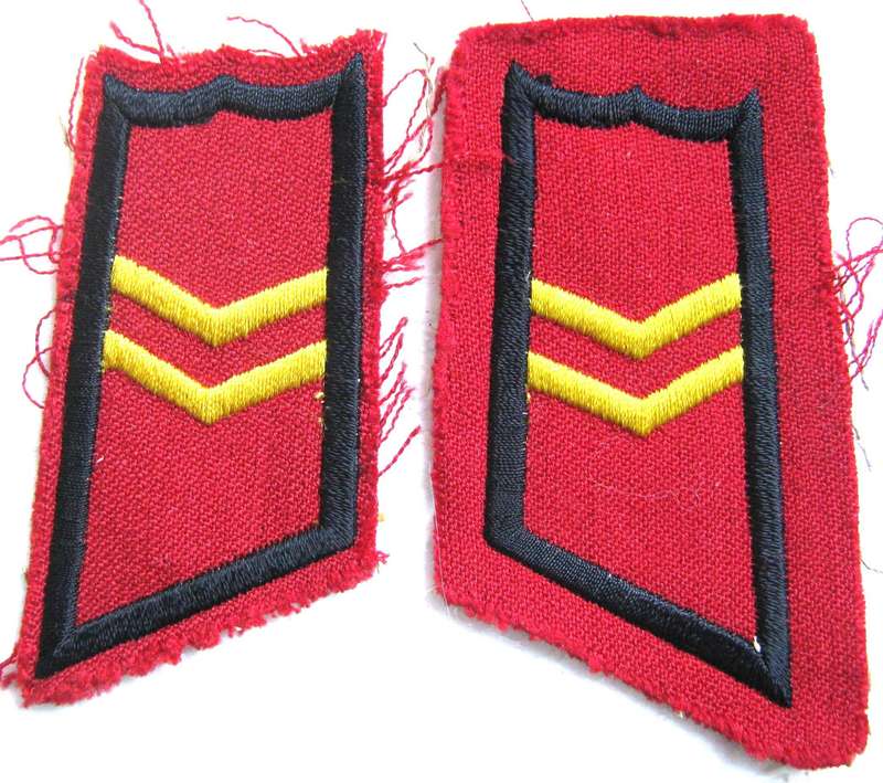 WW2 FINLAND ORIGINAL  PAIR OF ARTILLERY LANCE-SERGEANT  COLLAR PATCHES IN UNUSED CONDITION