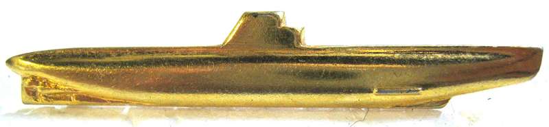 PART FRENCH SUBMARINE QUALIFICATION INSIGNIA 1946 - 1974 WITHOUT GUN METAL BACKING GOOD CONDITION