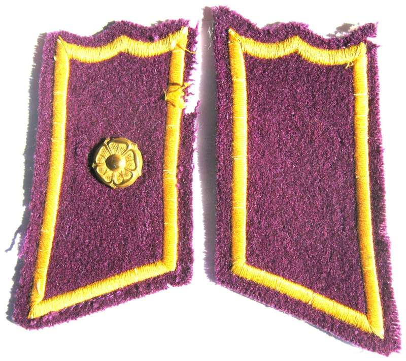 WW2 FINLAND ORIGINAL SIGNALS MAJOR COLLAR PATCHES IN UNUSED CONDITION ONE ROSE ONLY
