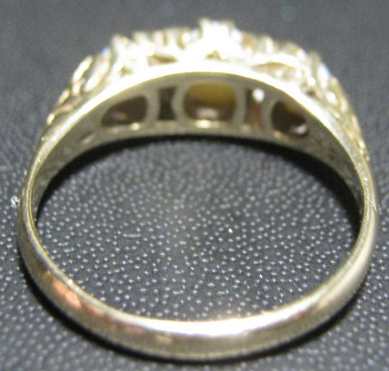 ANTIQUE 9CT YELLOW GOLD 3 STONE OPAL RING WITH 4 SMALL RUBIES 3 GRAMS TOTAL WEIGHT