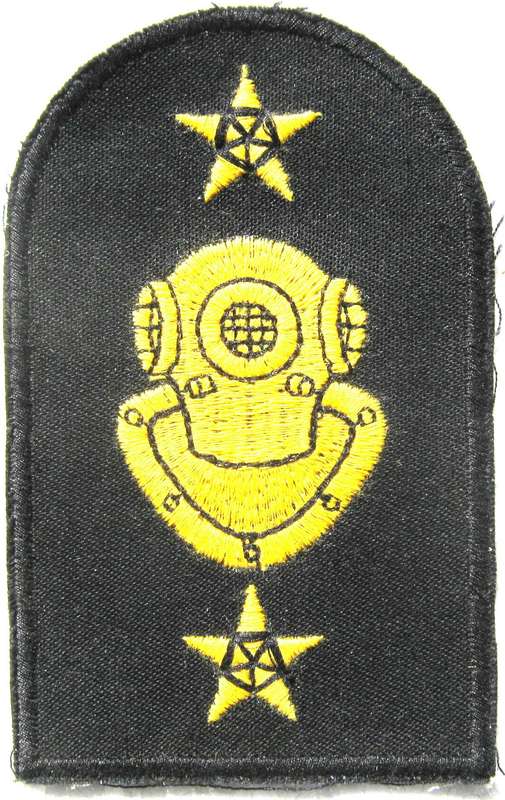 OLD S.A. NAVY DIVER, PART 2, WINTER DRESS CLOTH SHOULDER BADGE IN UNUSED CONDITION