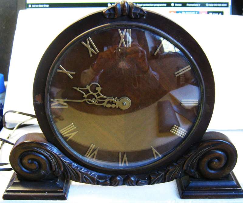ART DECO METAMEC ELECTRIC MANTEL CLOCK  IN VERY GOOD WORKING CONDITION