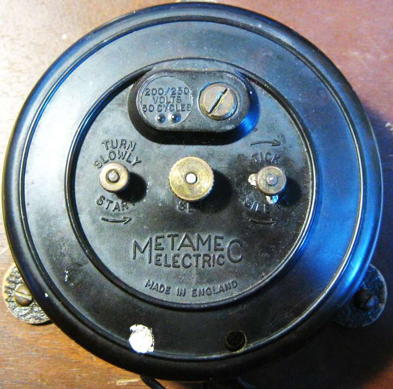 ART DECO METAMEC ELECTRIC MANTEL CLOCK  IN VERY GOOD WORKING CONDITION