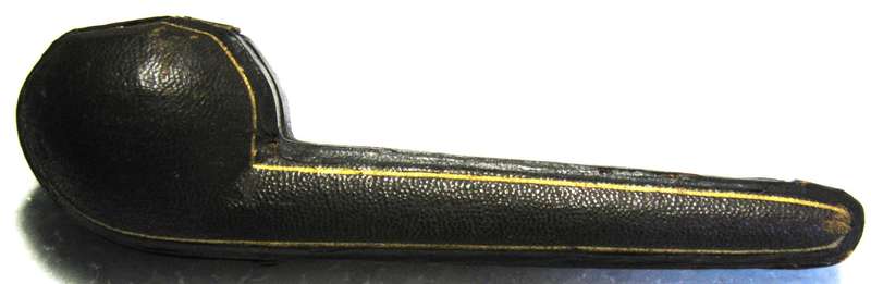 VINTAGE PIPE CASE IN GOOD USED CONDITION - 15 CM LONG, BOWL HEIGHT 4 CM