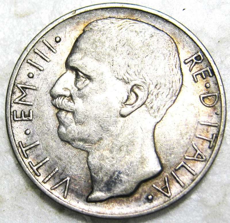 1927 ITALY SILVER 10 LIRE IN GOOD CIRCULATED CONDITION