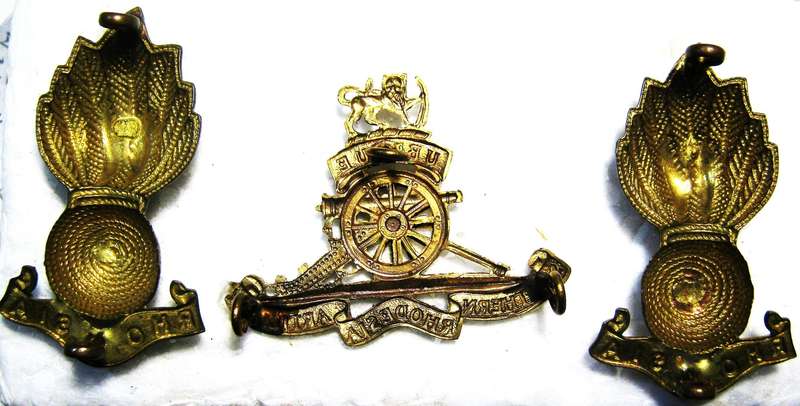 SOUTHERN RHODESIA ARTILLERY BRASS CAP/ BERET AND COLLAR BADGES WITH LUGS WORN FROM  1947