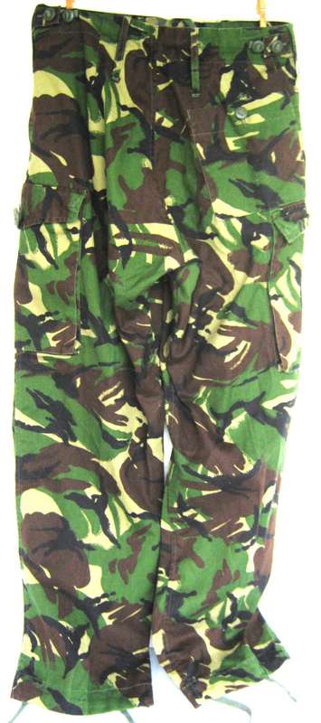 GENUINE WOODLANDS DPM COMBAT PANTS SIZE 31 IN GOOD CONDITION. SEE DIMENTIONS BELOW