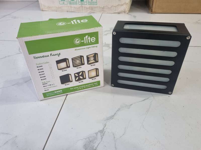 SALE! O-Lite Aluminium square outdoor light fitting Black