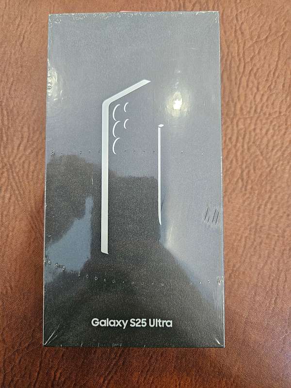 Samsung S25 ULTRA 256gb. Dual Sim. . Brand new. Titanium Silverblue. Local Stock.