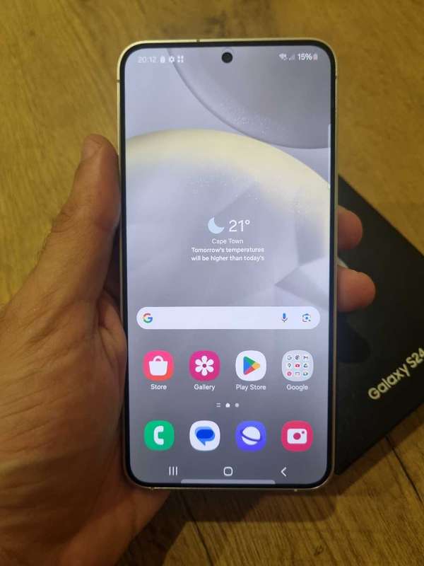 Samsung S24 dual sim. 256gb. Excellent condition.