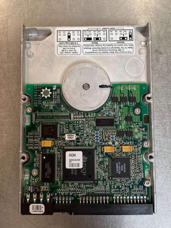 LOT :Hitachi Deskstar 82.3GB 3.5` ATA/IDE Hard Drive 7200RPM + Maxtor 6448MB HD Drive, both formated