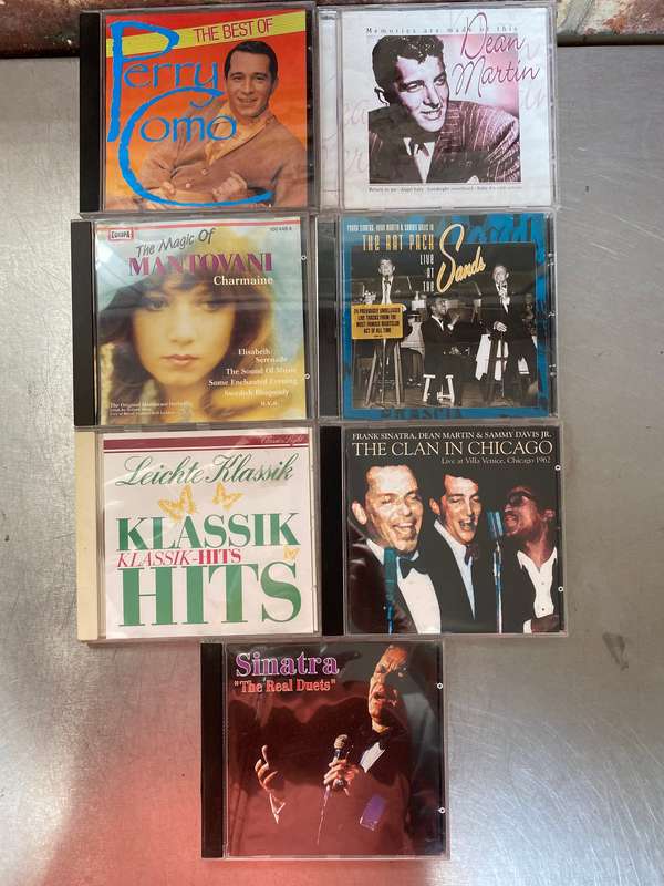 CD Lot: Perry Como, Dean Martin, The Rat Pack, Chamaine Mantovani, Classic Hits,The Clan in Chicago