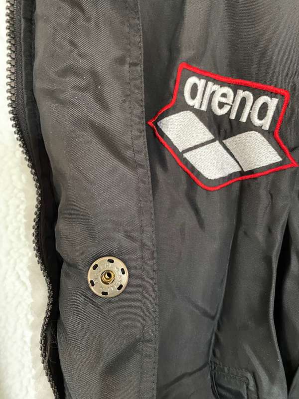 Arena Unisex Swim Swimming Hooded Parka Jacket Size S, black outside, white inside, new item