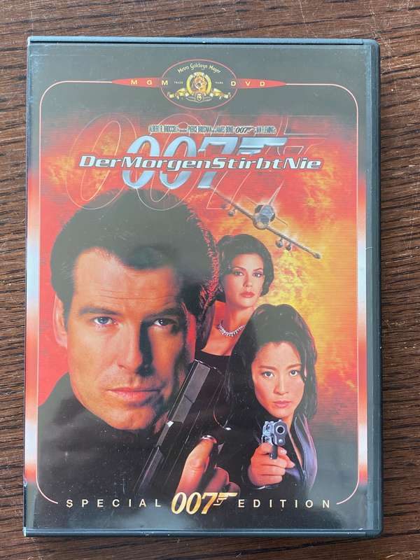 DVD 007 Der Morgen stirbt nie, in english, in german,PAL, Tomorrow never dies, Region 2