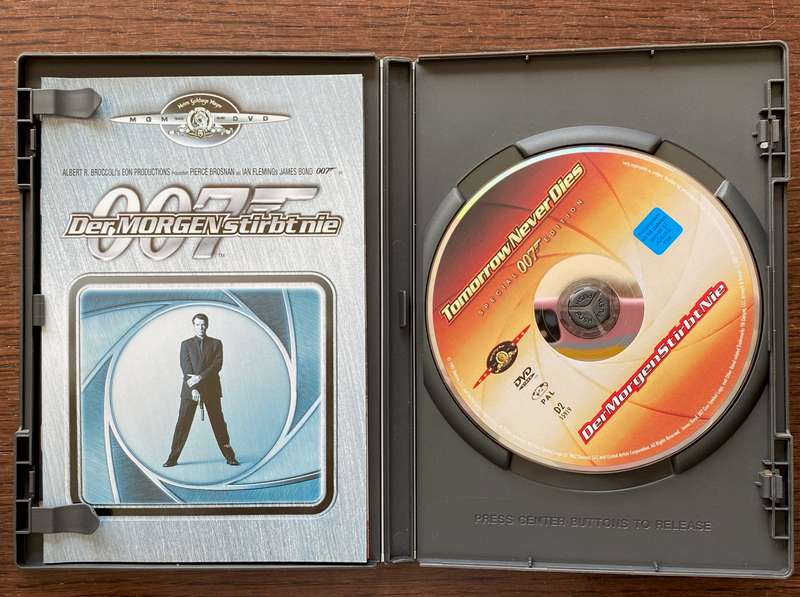 DVD 007 Der Morgen stirbt nie, in english, in german,PAL, Tomorrow never dies, Region 2