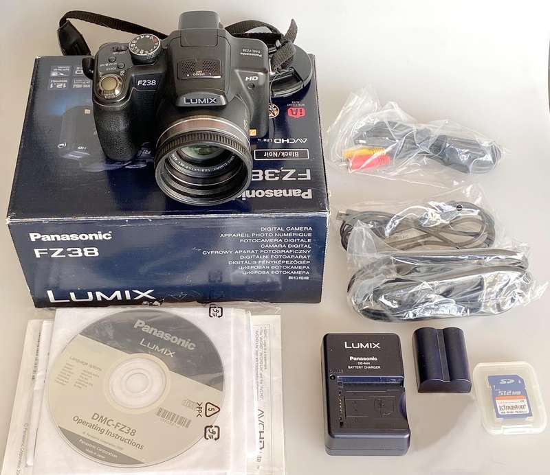 PANASONIC LUMIX FZ38 12 MIO Pixel, Leica 18x optical Zoom, Digital Camera 28mm-504mm(35mm equiv)