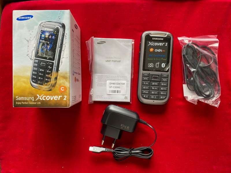 SAMSUNG MOBILE PHONE  X COVER 2 IN ORIGINAL BOX