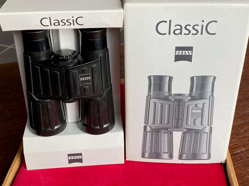 ZEISS CLASSIC 10X40 B GA T* P*Binoculars , made in Germany in Original Box, with Leather Case, top