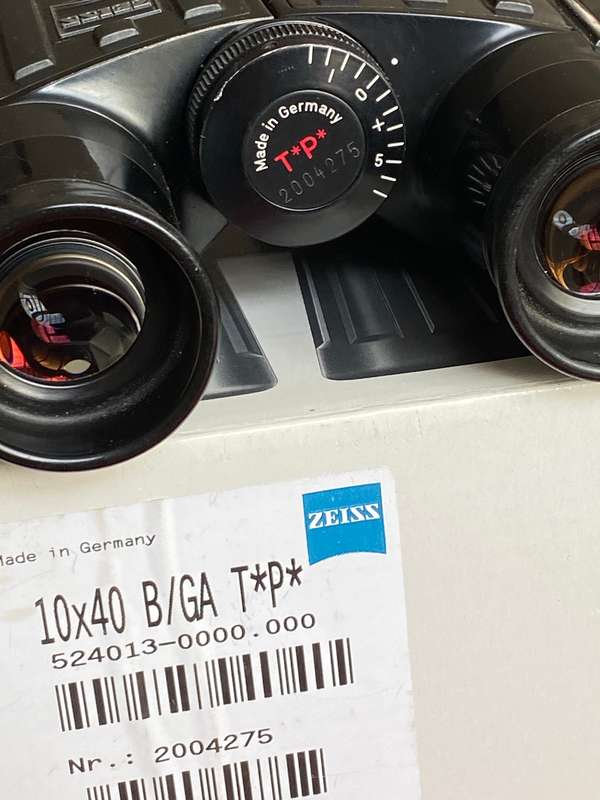 ZEISS CLASSIC 10X40 B GA T* P*Binoculars , made in Germany in Original Box, with Leather Case, top