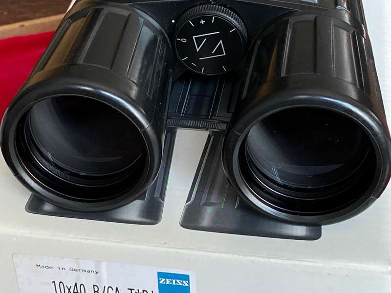 ZEISS CLASSIC 10X40 B GA T* P*Binoculars , made in Germany in Original Box, with Leather Case, top