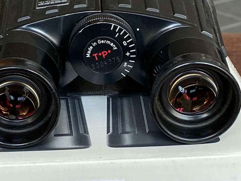 ZEISS CLASSIC 10X40 B GA T* P*Binoculars , made in Germany in Original Box, with Leather Case, top