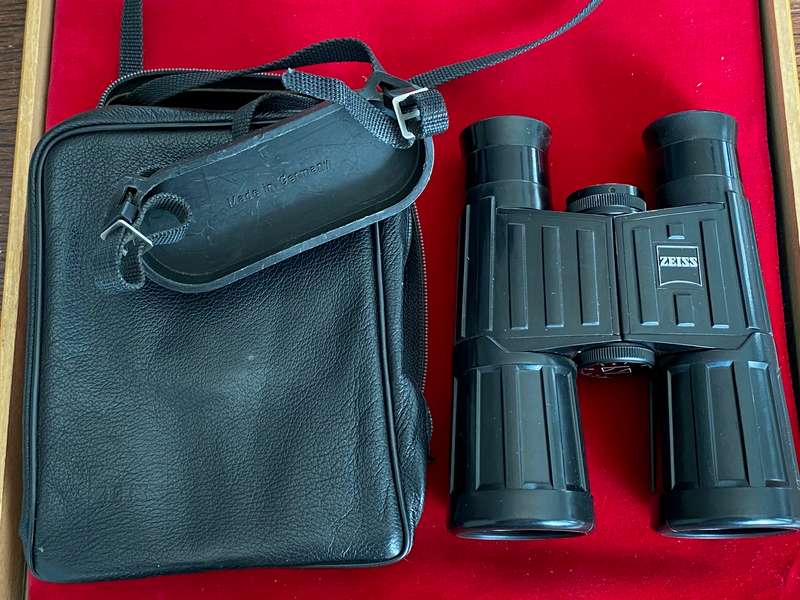 ZEISS CLASSIC 10X40 B GA T* P*Binoculars , made in Germany in Original Box, with Leather Case, top