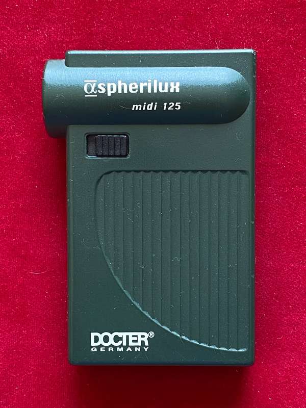 DOCTER GERMANY Aspherilux midi 125 torch, green, vintage, in working condition. batteries not incl.