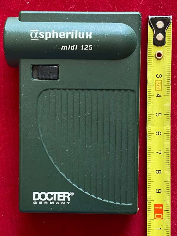 DOCTER GERMANY Aspherilux midi 125 torch, green, vintage, in working condition. batteries not incl.