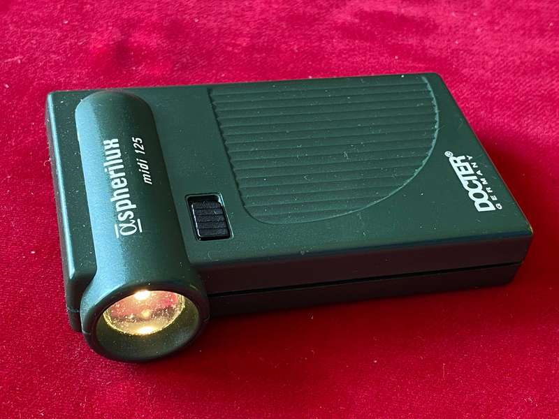 DOCTER GERMANY Aspherilux midi 125 torch, green, vintage, in working condition. batteries not incl.