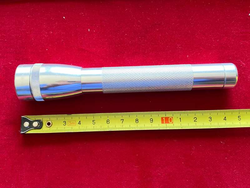 Mini Maglite AA , Aluminium, silver, Mag USA, Set (torch + belt-holder), torch in mint condition