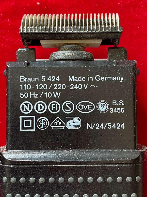 Braun 5424 Shaver 110-120 + 220-240V vintage, in wokring condition
