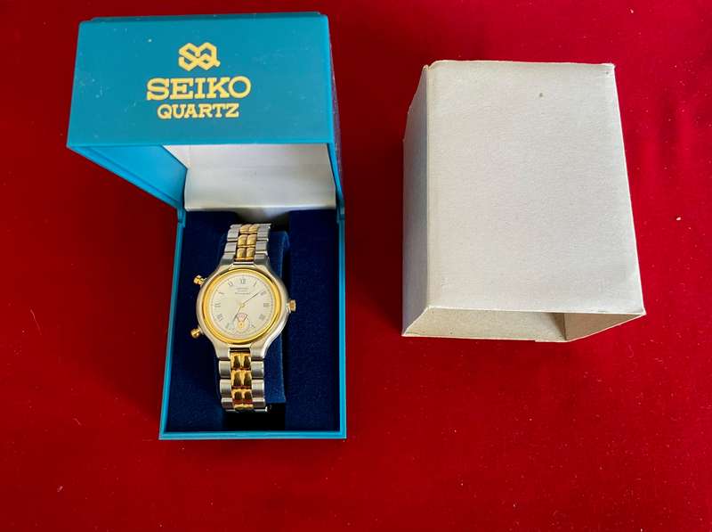 SEIKO 8M25-6210R2 / 8M25-6150R1 chronograph quartz , unisex, rare, collectors item from the 90s