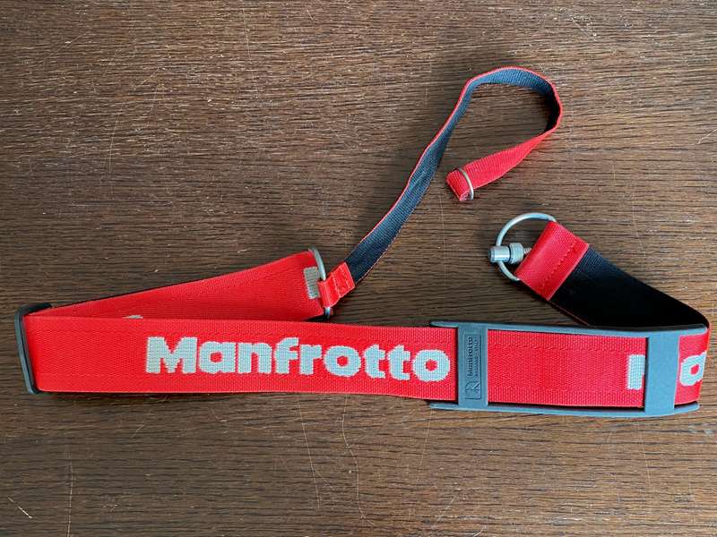 1 x Manfrotto Tripod carrying strap red in very good condition