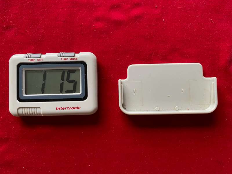 Intertronic Clock flat, white, vintage