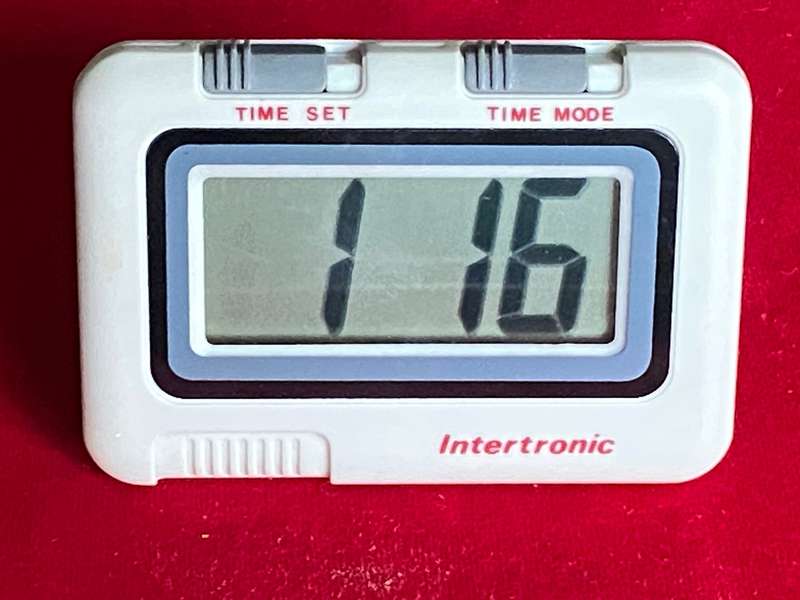 Intertronic Clock flat, white, vintage
