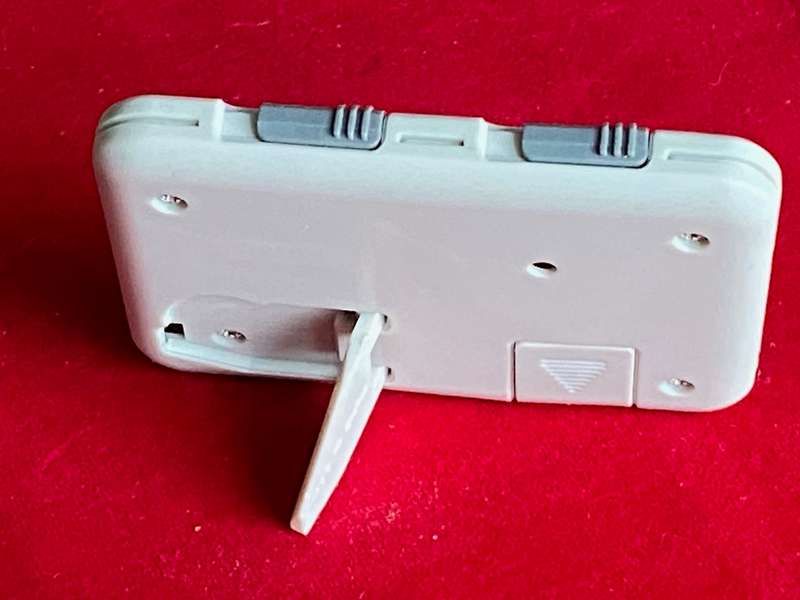 Intertronic Clock flat, white, vintage