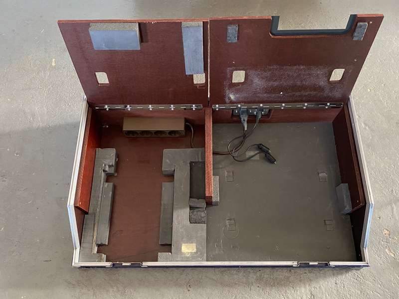Special built Aluminium Case for 2xKodak S-AV Carousel Projector, empty Case, vintage, rare, unique