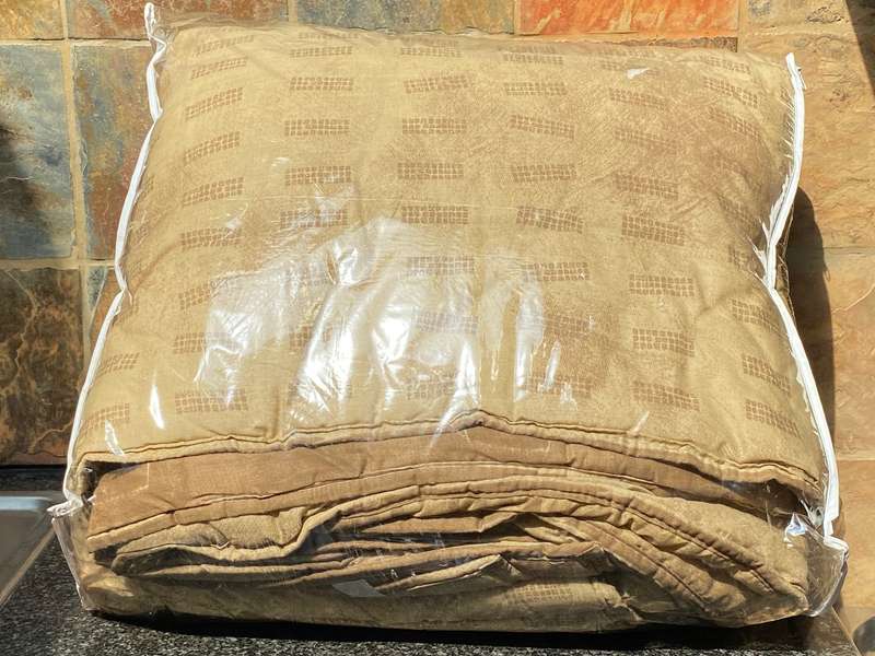 1 x Design Line Comforter  Double 200cm x220cm no pillow-case