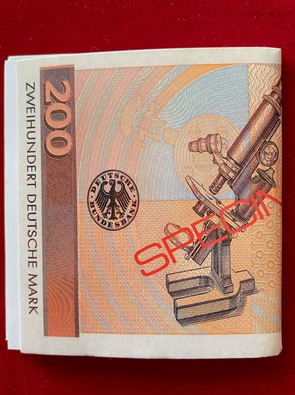 200 Deutsche Mark folding solar calculator vintage collectors item, unused , in working condition
