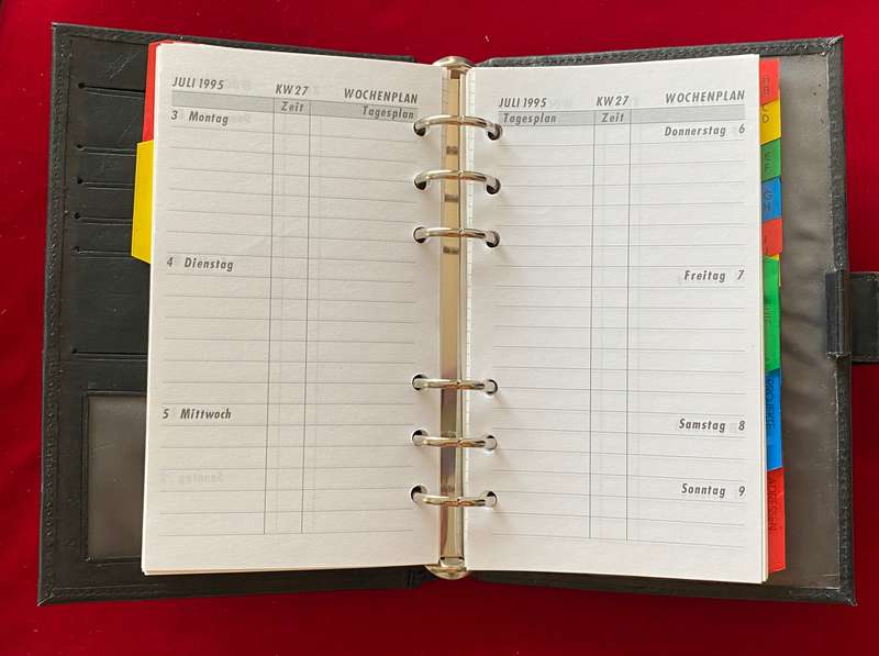 Leica leather file calender,black (19x12x3.5cm) from 1995 vintage,collectors item,unused, very rare