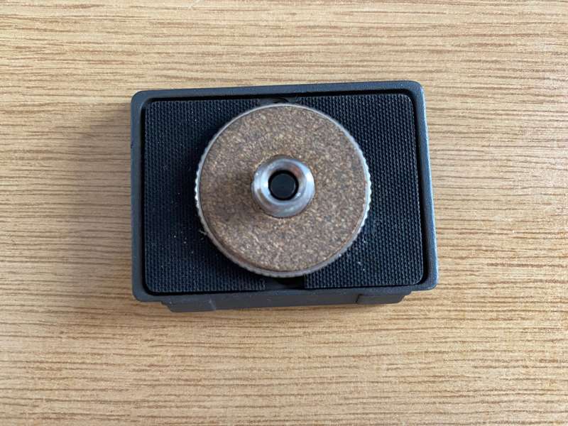 Manfrotto tripod plate black with Manfrotto 088 LBP Adapter small 1/4" to 3/8"