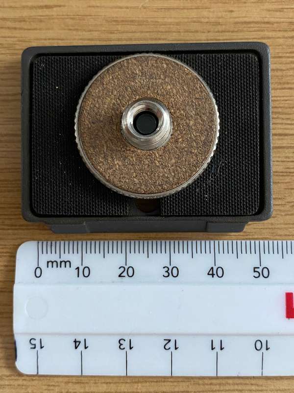 Manfrotto tripod plate black with Manfrotto 088 LBP Adapter small 1/4" to 3/8"