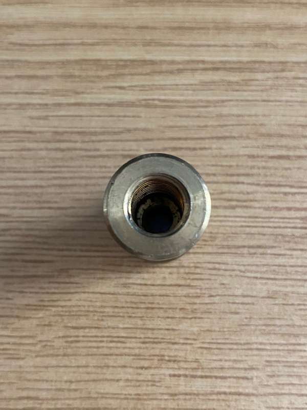 Manfrotto 16mm adapter with 3/8" female thread & 1/4" spigot for Super Clamp