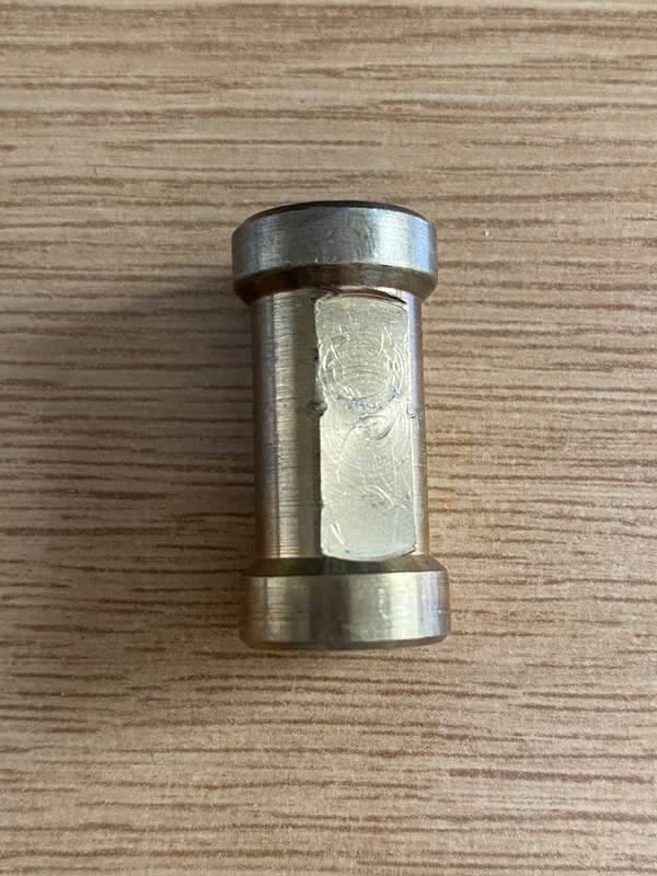 Manfrotto 16mm adapter with 3/8" female thread & 1/4" spigot for Super Clamp